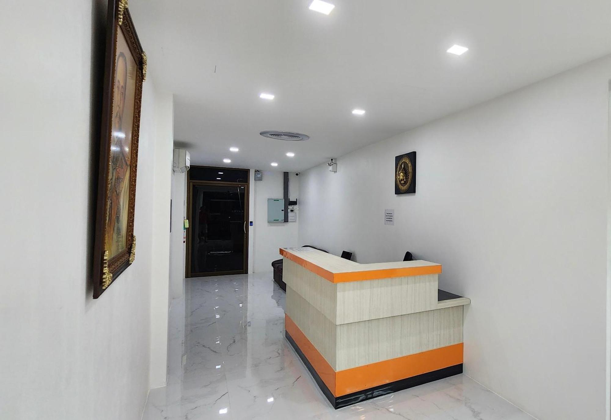 Arya Suites Patong Beach Buitenkant foto
